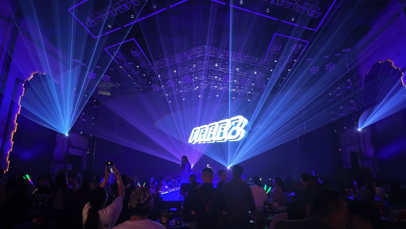 Laser dan LED Super House Kuningan